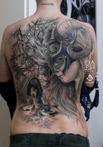 Backpiece Kriegerin Girltattoo Tattoo Rückentattoo Warioress Warrior Black And Grey Tattoo Tattoos Danny ShoeStar Tats DASH Wien Linz Vienna Austria